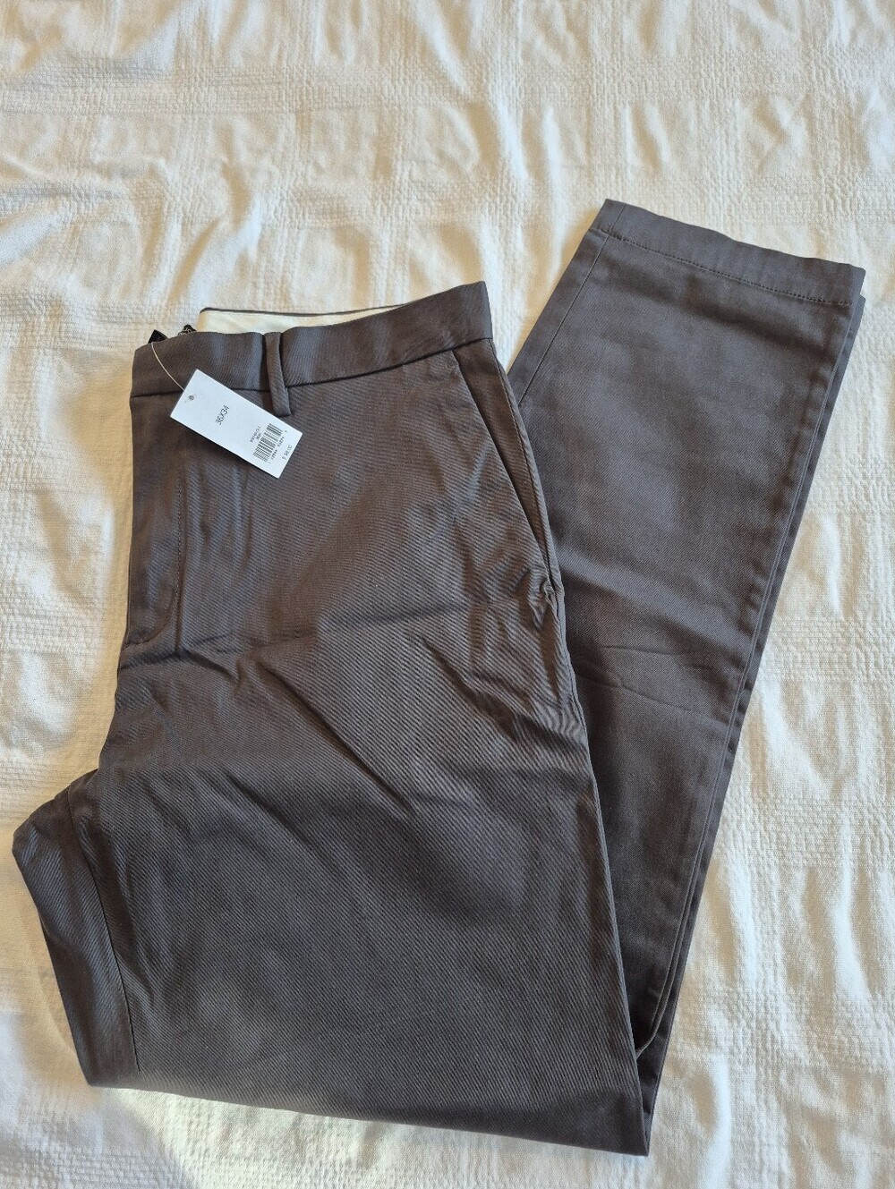 Banana Republic men's 36 x 34 Mason Athletic Tapered Fit Chino NEW